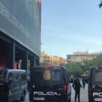 Up to 14 people were arrested in possession of blunt objects and fireworks due to a huge brawl ahead of the derby between Sevilla and Betis.