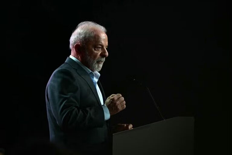 112975035-brazils-president-luiz-inacio-lula-da-silva-delivers-a-speech-during-the-cop30-un-cli.jpg