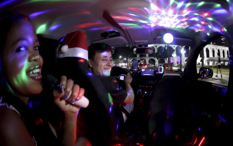 113147403-ri-i-rio-de-janeiro-27-11-2025-uber-influenciador-armenio-pipa-motorista-de-ap.jpg