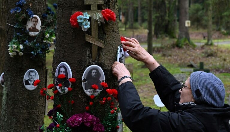 kudupinter – Russians marking Stalins repression warn against return to past