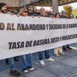 Queues and avalanches of complaints and false collectors for the new garbage rate