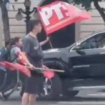 video. Tension between demonstrators and the driver of a Ram car in the heart of the city of La Plata
