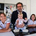 Men (the few) who put aside work to take care of their children: "I am a father before I am a worker"