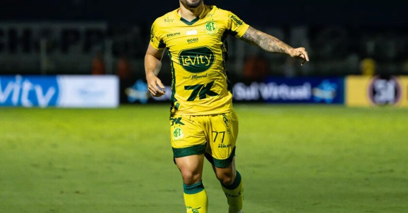 Mirasol is close to the immediate location in Cuba Libertadores