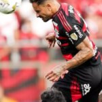 Flamengo fan, Danilo fulfills his title dream in a red and black shirt