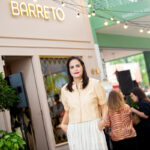 Tina Barretto and Luiz Claudio, from Apartamento 03, have a conversation in DF