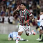 John Kennedy celebrates the end of his goal streak in Fluminense