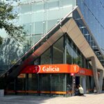 What do you advise doing with Banco Galicia shares after losing $90 billion?