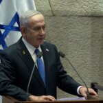 Netanyahu asks the Israeli president to pardon him in the corruption trial