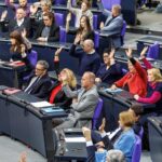 The Bundestag approves the budget with a strong increase in the defense budget – DW – 11/28/2025