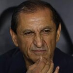 Internacional dismisses its coach Ramon Diaz