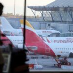 Venezuela cancels the concessions of Iberia, TAP, Avianca, Latam, Turkish and Gol after suspending their flights amid military escalation.