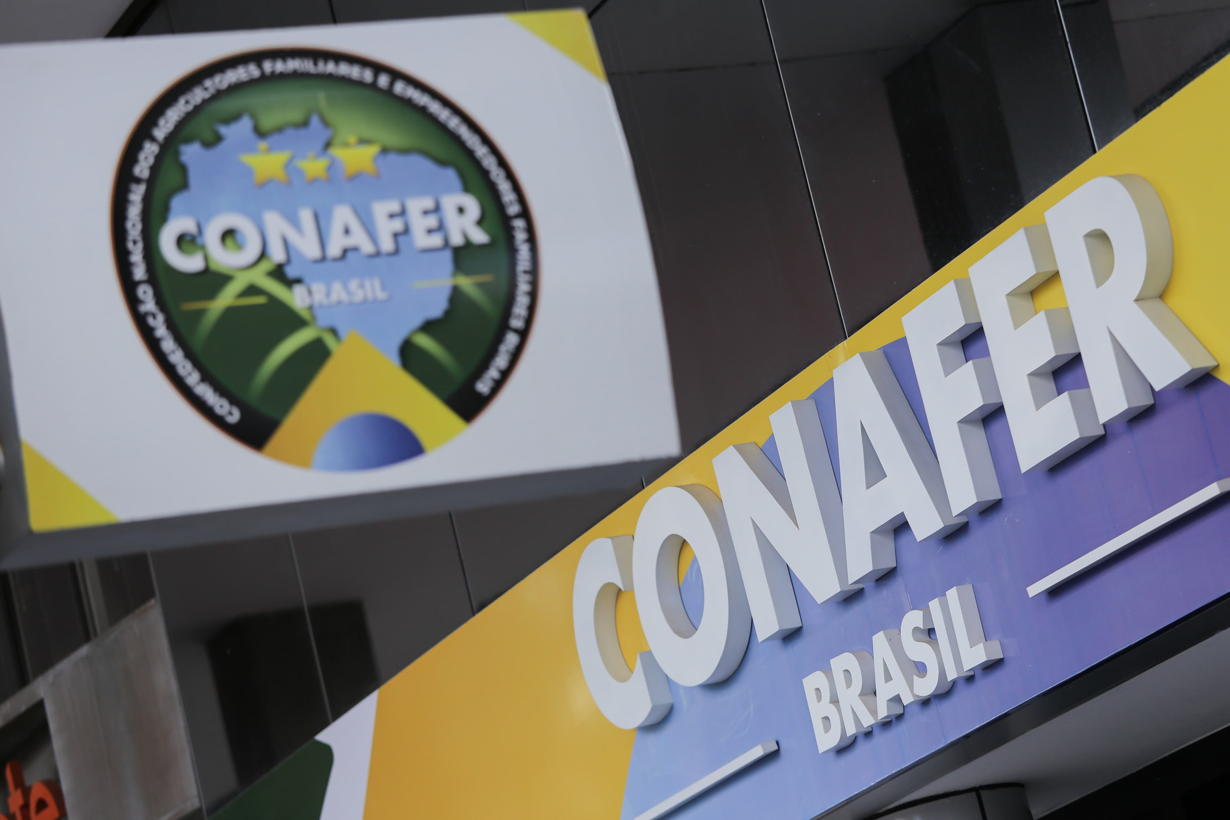 Fachada-da-Conafer-associacao-investigada-por-envolvimento-no-esquema-de-descontos-do-INSS-no-Setor.jpeg