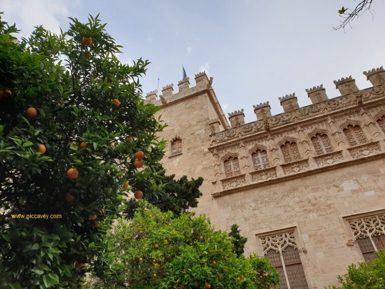 Lonja-de-Seda-Valencia-Silk-Exchange.jpg