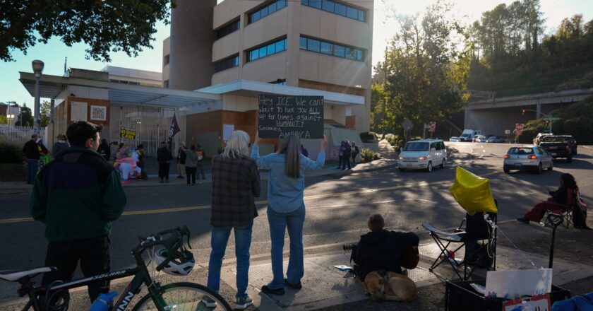 kudupinter – Judge again bars Trump administration from deploying troops to Portland