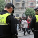 Only about thirty of the 150 scheduled agents attend the lighting shift