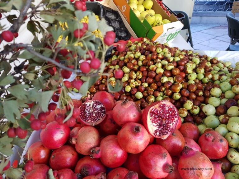 Seasonal-Fruit-in-Spain-Jujubes-Berries-Pomegranate-1.jpg