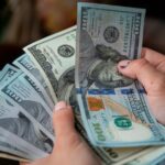 Dollar price in Colombia: December 2025 may bring good news, but experts warn about the minimum wage