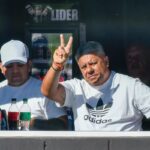 Tapia is armed with “football opposites” and ignores the refusal of the wristbands and notices the weakness of his winger