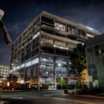 Goodbye double stairs: the controversial rule approved by a California city to build cheaper buildings