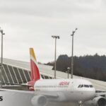 Venezuela withdraws permission from Iberia and other airlines to suspend their flights to the country that is witnessing complete tension with the United States.