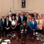 Javier Miley seeks to spread mystery: he greeted the new ministers with greetings, smiles and little dances