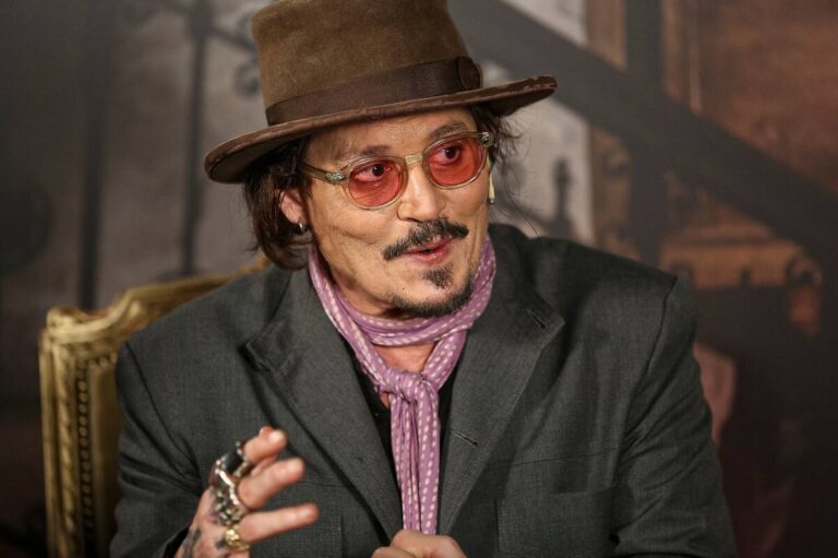 johnny-depp-mano-a-mano-con-la-nacion-de-766VAVL6FJEOXE5KWOTTC6N6AE.JPG