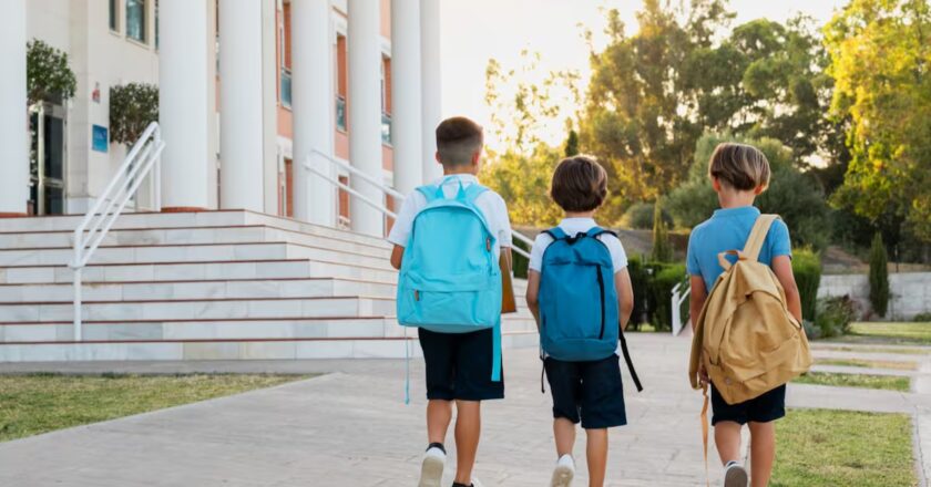 When does school end in 2025 in Argentina?