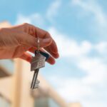 Major cities in the United States where spacious apartments can be found for rent for 2000 USD