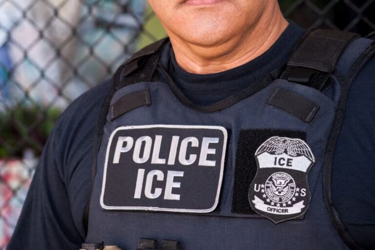 los-falsos-agentes-de-ice-pueden-ser-denunciados-GQZZWBL6NZDBXFR3UBNM2B6USA.jpg