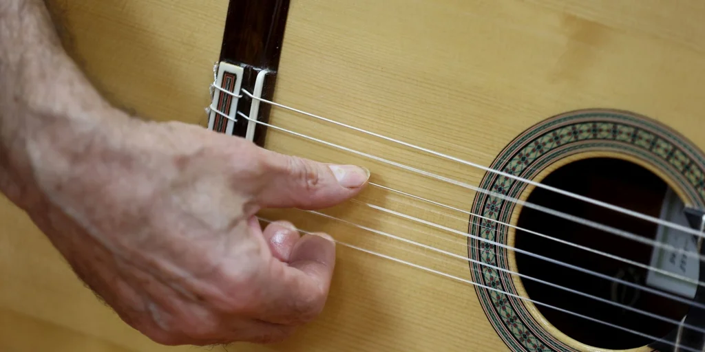 opinion-amoros-guitarra_20251110193310-U23701775668JtY-1024x512@diario_abc.jpg