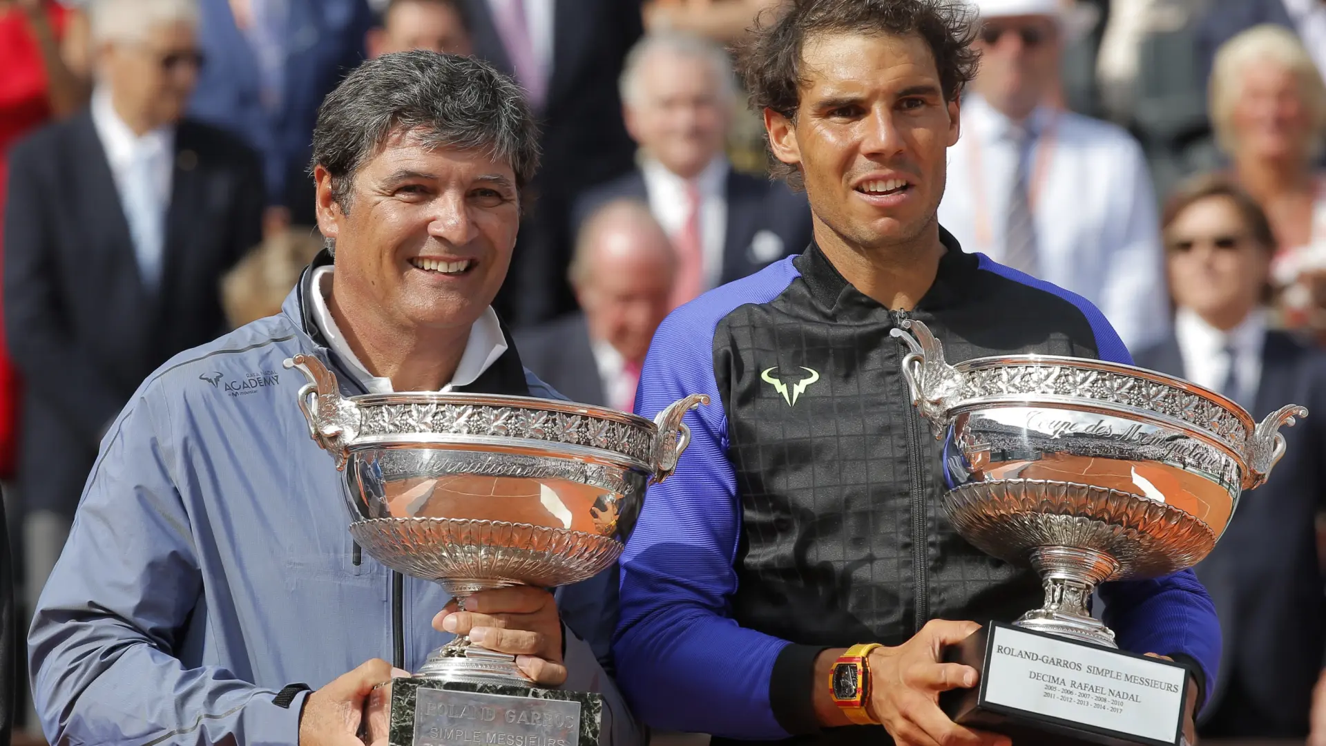 toni-nadal-junto-a-rafa-nadal-en-roland-garros-en-2017.jpeg