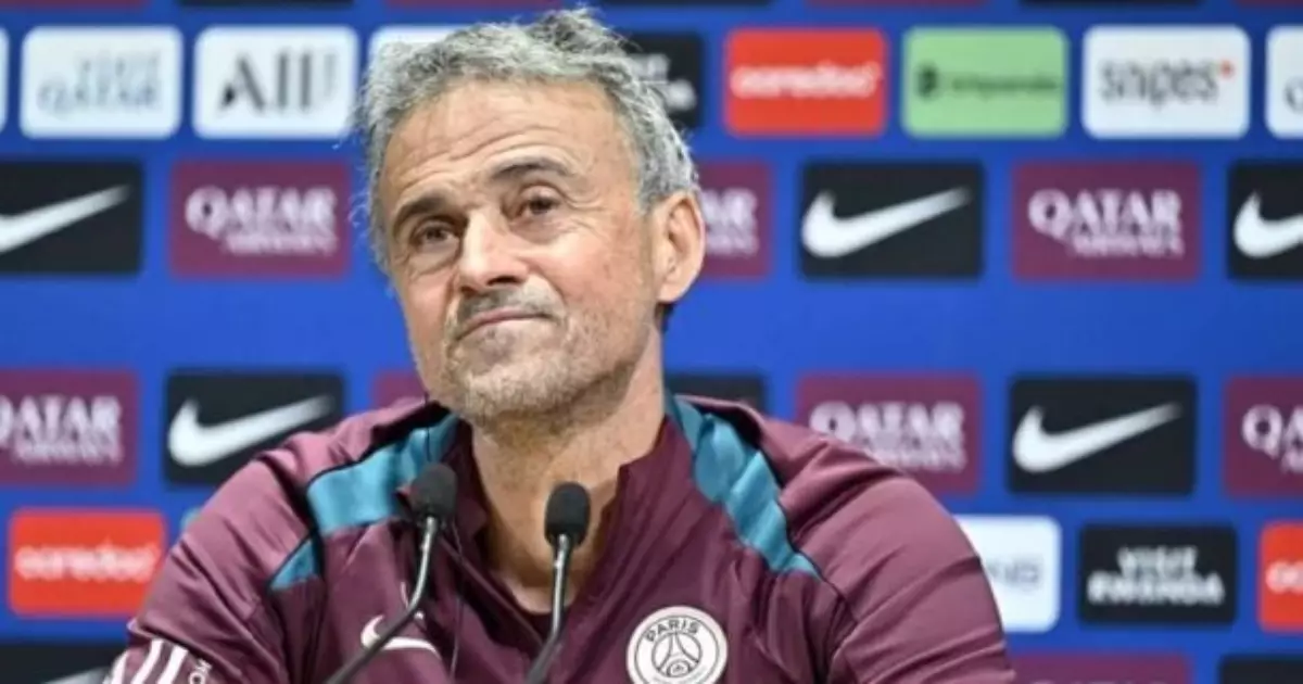 1000753144-luis-enrique-tecnico-do-psg-durante-entrevista-coletiva-1745355274206v2900x506jpg-2-1-610.webp