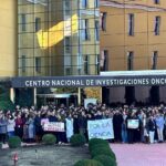 The “dismissed” remain in their positions while the center receives insults and threats