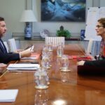 Chevet seeks to end the crisis in Navarre by removing the official who gave the contracts to Cervinábar while protecting his uncle