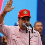 The United States maintains flights to deport migrants to Venezuela despite the closure of its airspace announced by Trump