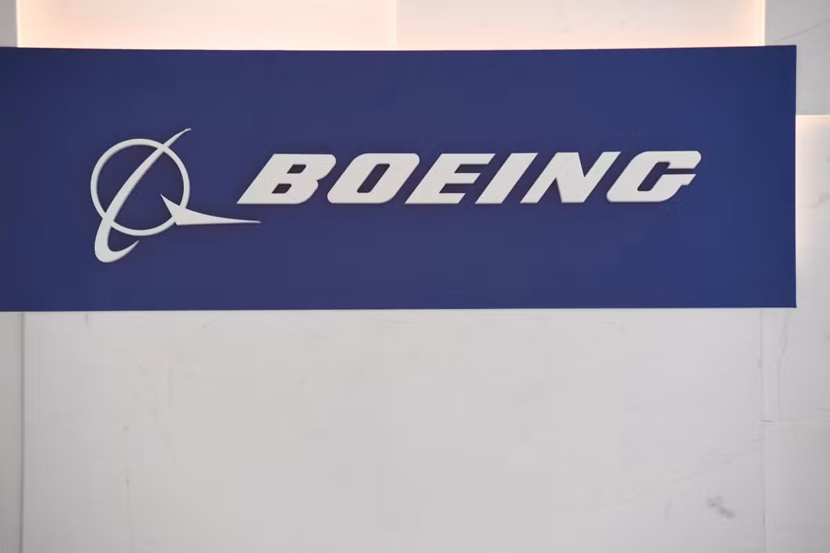 101023boeing27.jpg
