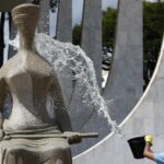 101853029-mariz-brasilia-25-01-2023-supremo-tribunal-federal-lavagem-estatua-justica-stf-m.jpg