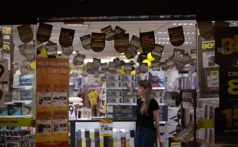105125708-eco-rio-de-janeiro-24-11-2023-movimentacao-de-consumidores-na-black-friday-shopping.jpg
