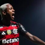 Wallace Yan and Michael value children and celebrate a draw with Mirassol