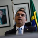 8% think Bolsonaro should support Flávio, 22% Michelle and 20% Tarcísio