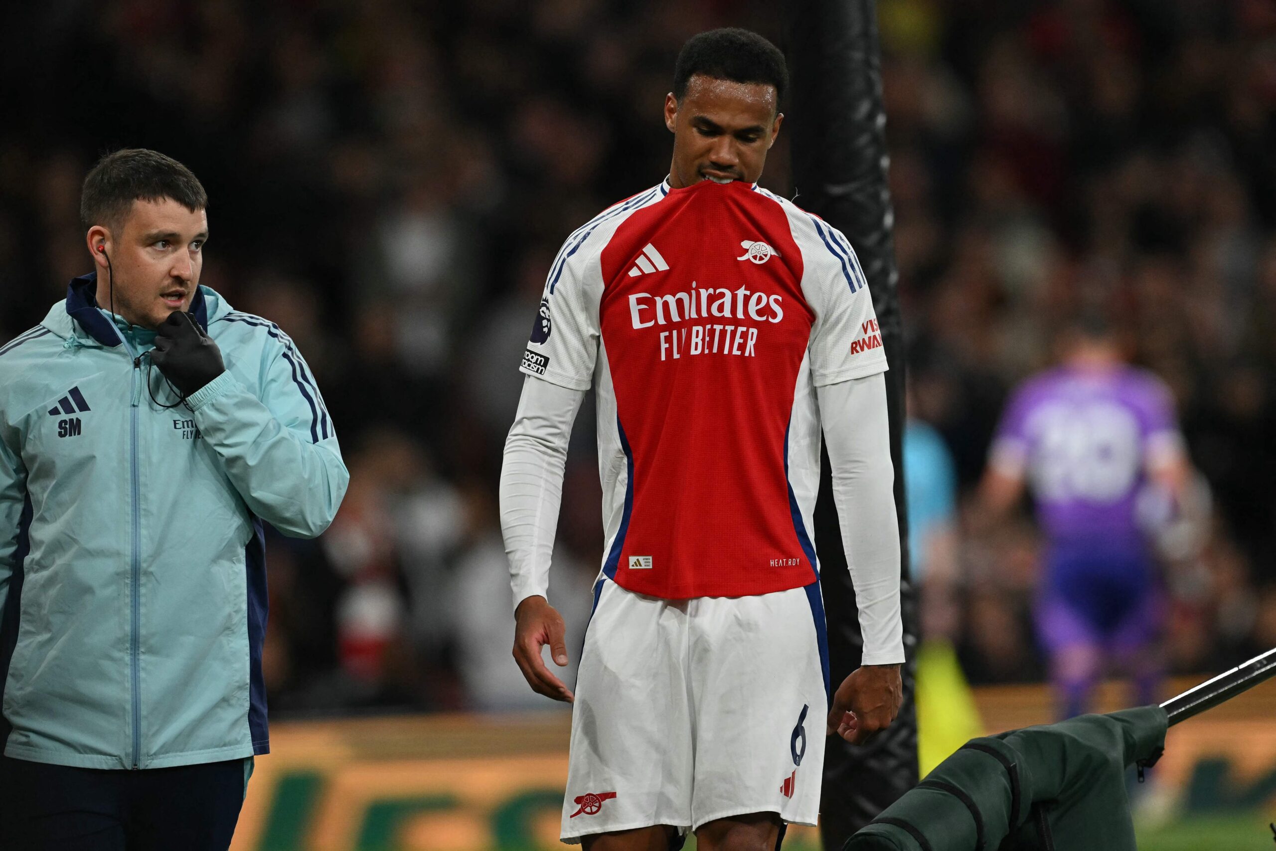 110563261-arsenals-brazilian-defender-06-gabriel-magalhaes-leaves-the-pitch-after-being-substitute.j.jpeg