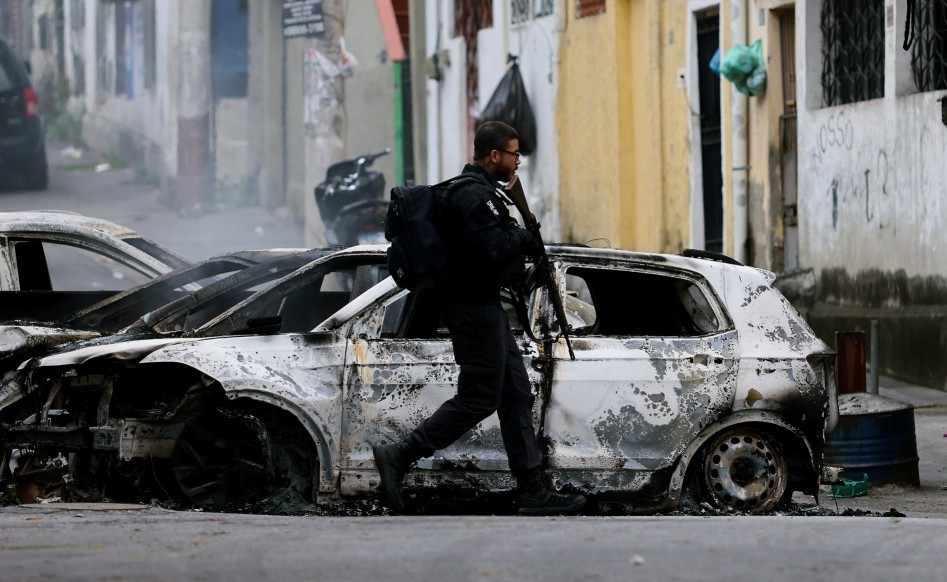 112841897-ri-rio-de-janeiro-rj-28-10-2025-mega-operacao-policial-nos-complexos-do-alemao-e-pen-4-.jp_.jpeg