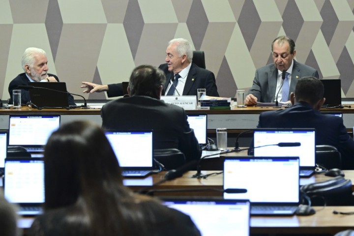 113089557-comissao-de-constituicao-justica-e-cidadania-ccj-realiza-reuniao-deliberativa-com-14-i.jpg