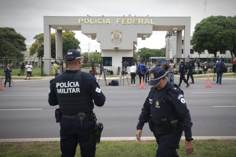 113090924-mariz-pa-brasilia-22-11-2025-prisao-jair-bolsonaro-superintendencia-pf-ex-presidente-j.jpg