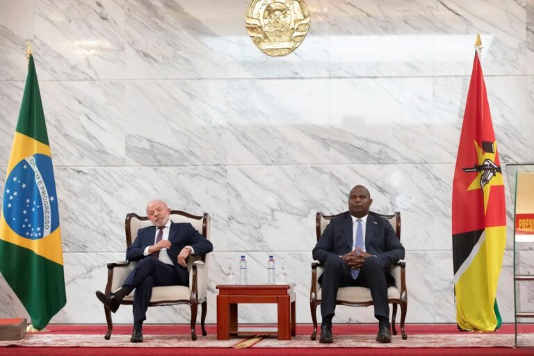 113117961-brazils-president-luiz-inacio-lula-da-silva-l-meets-with-mozambiques-president-danie.jpg