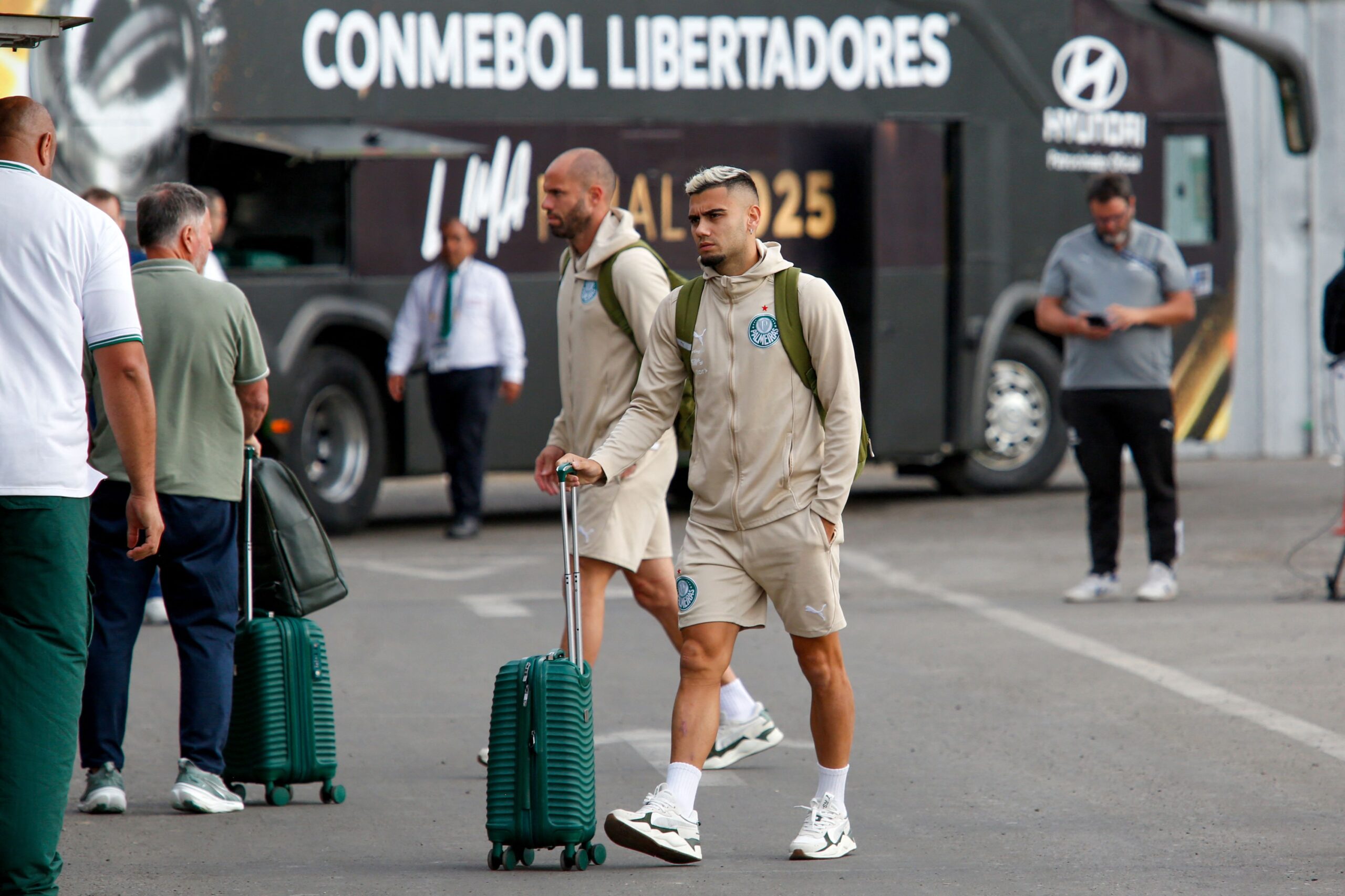 113138235-palmeiras-midfielder-08-andreas-pereira-arrives-at-the-peruvian-air-force-fap-grupo-aere-1.jpeg