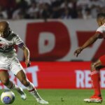 Sao Paulo and Internacional face each other in Villa Belmiro