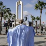 Darkening strengthens the bond