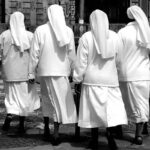 Video: Nuns protest the ban on social media sites – 03/12/2025 – Folha TV